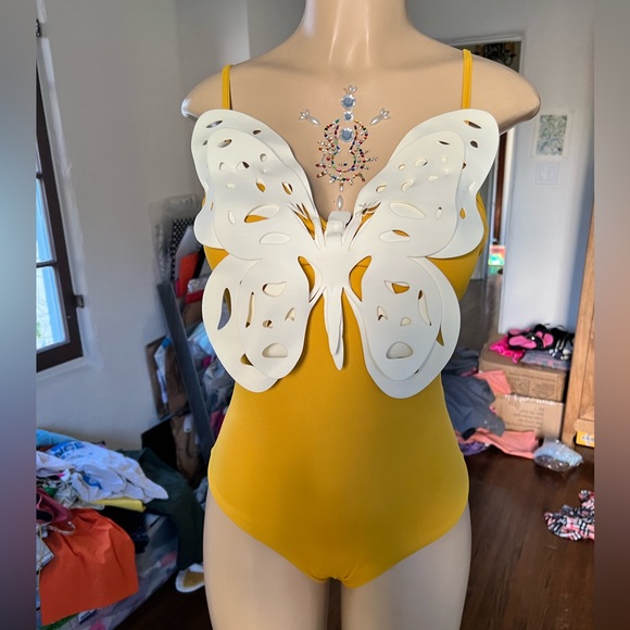 RARE!Bahia Maria one piece swimsuit yellow w/ large white butterfly appliqué - Picture 3 of 8
